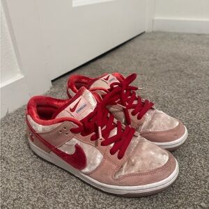 StrangeLove x Dunk Low SB ‘Valentines Day’